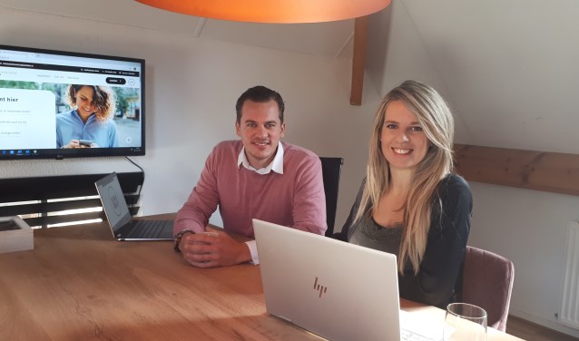 Adviseurs Mark van Leersum en Stephanie van Amerongen aan het werk.