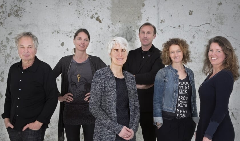 Het team van Wilhelm Makelaars: ,,Met een Buitenstate koop je vrijheid." (foto: Arjan van Bruggen)