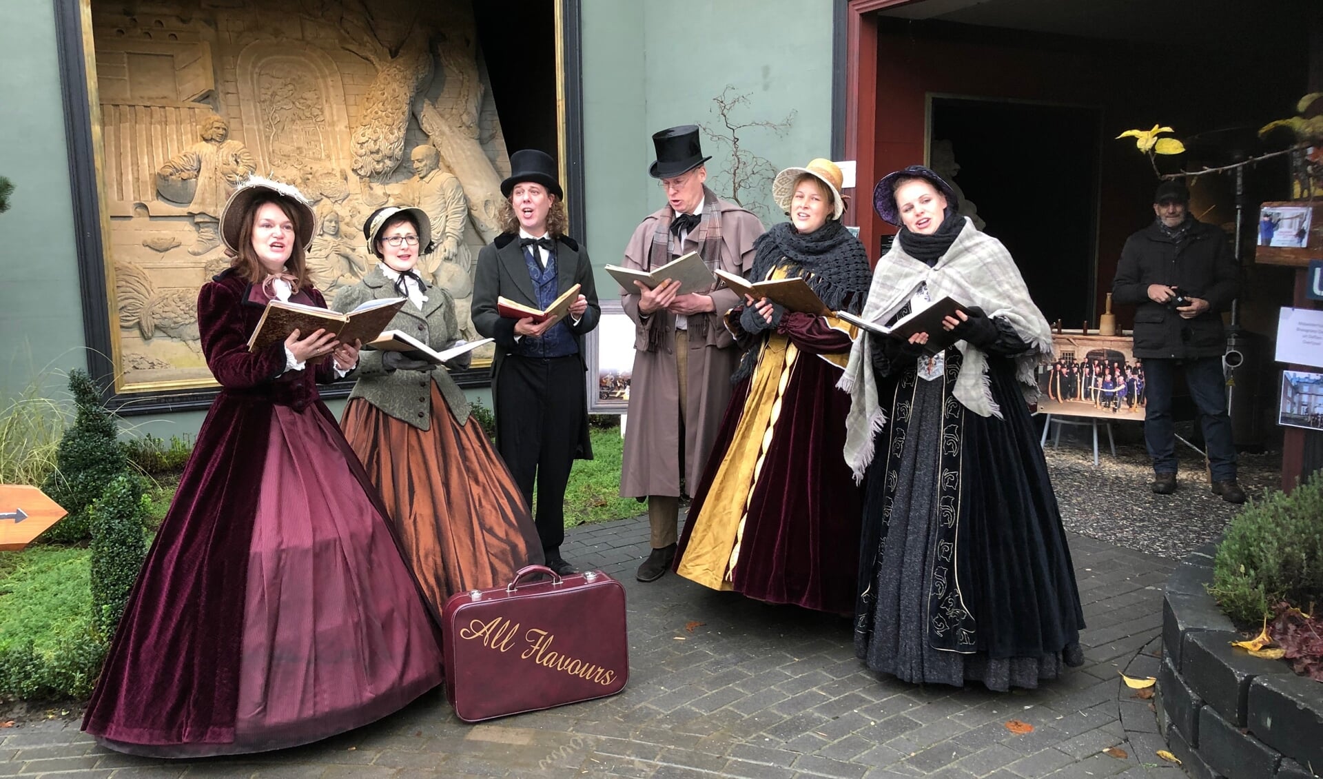 Bezoekers van de twaalfde Winterfair in Garderen gaan terug naar de tijd van Charles Dickens.