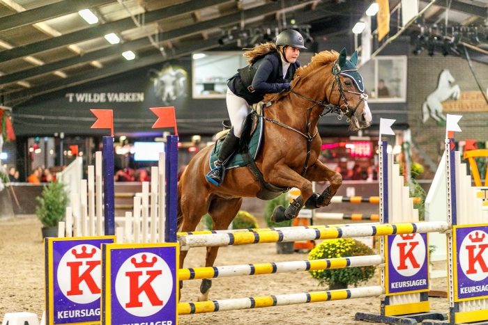 Thirza Korteweg met haar pony Gup