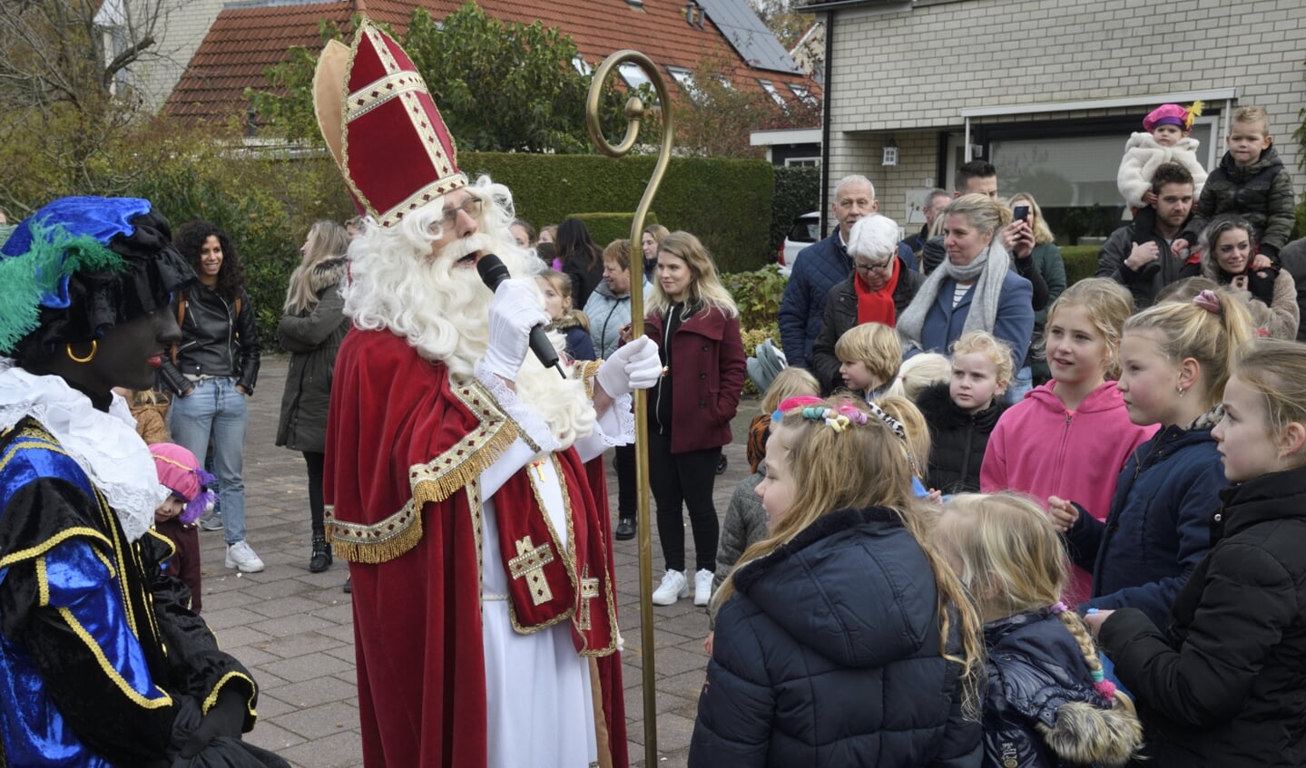 De Goedheiligman brengt een bezoekje aan Garderen