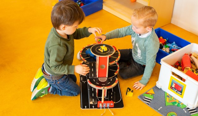 De kinderen worden opgevangen in locaties in of naast twee van de drie Hervormde scholen in Ede.