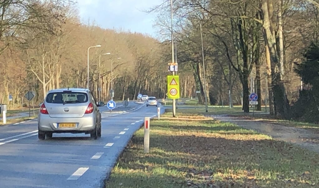 Alleen bij de gevaarlijke oversteek op de Oude Rijksweg mag een snelheid van zestig blijven gelden.