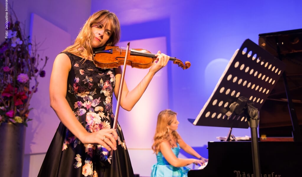 Violiste Francesca Dego en pianiste Francesca Leonardi nemen op zaterdag 23 november de Italiaanse zon mee.