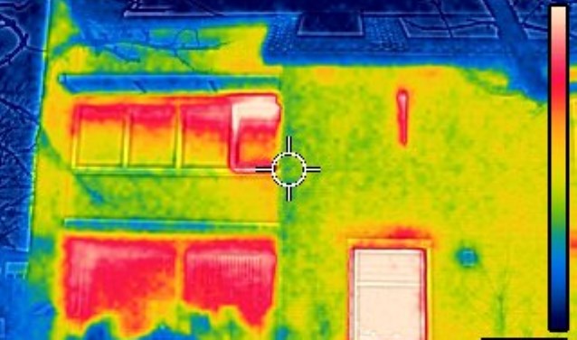 Een speciale camera maakt een 'warmtescan' om te zien waar een woning energie lekt (archief)