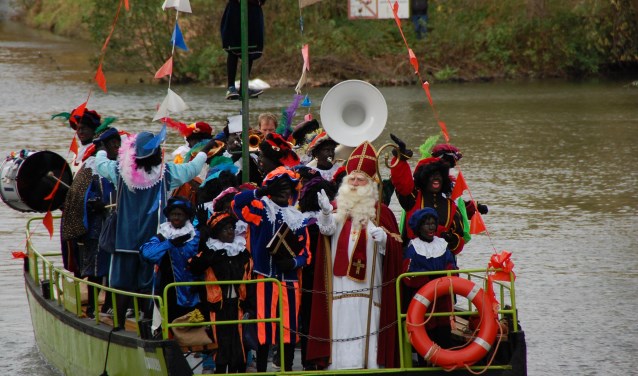 Aankomst Sint voorgaande jaren, dit jaar komen er roetveegpieten aan in Bunnik.