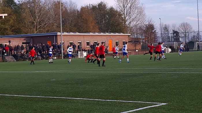 Een spelmoment Sv Ouderkerk- Sv De Meer
