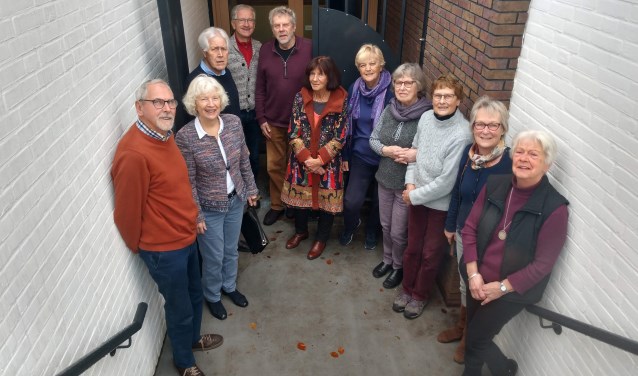 Een deel van het team aan suppoosten en bestuur van de Kunstkelder.