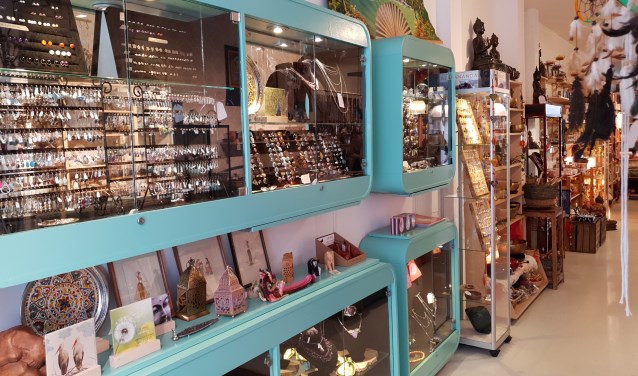 Het interieur van de nieuwe winkel aan de Kleine Houtstraat 36.