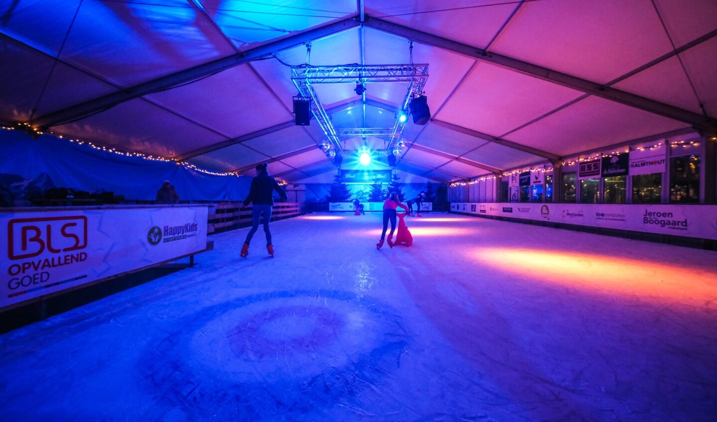 Opening Hoofddorp on ice