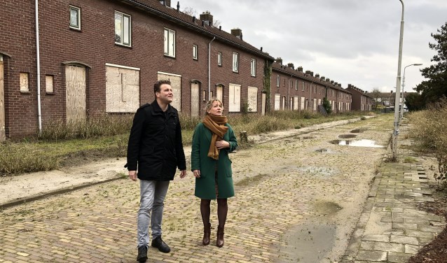 Projectmanager Ruben Duinker en directeur-bestuurder Marije Buursink, van Poort6 wachten al veertig weken op vergunning