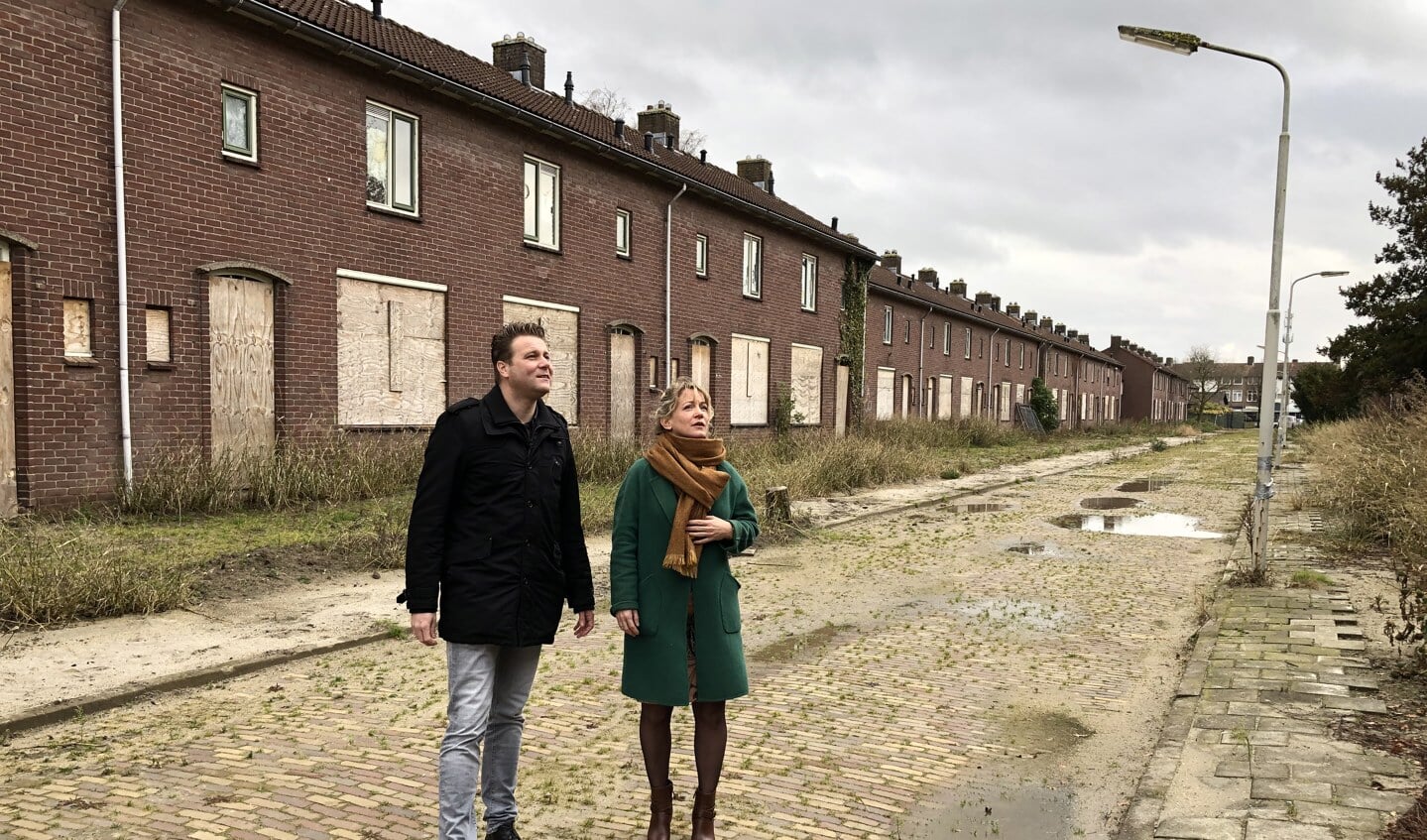 Projectmanager Ruben Duinker en directeur-bestuurder Marije Buursink, van Poort6 wachten al veertig weken op vergunning