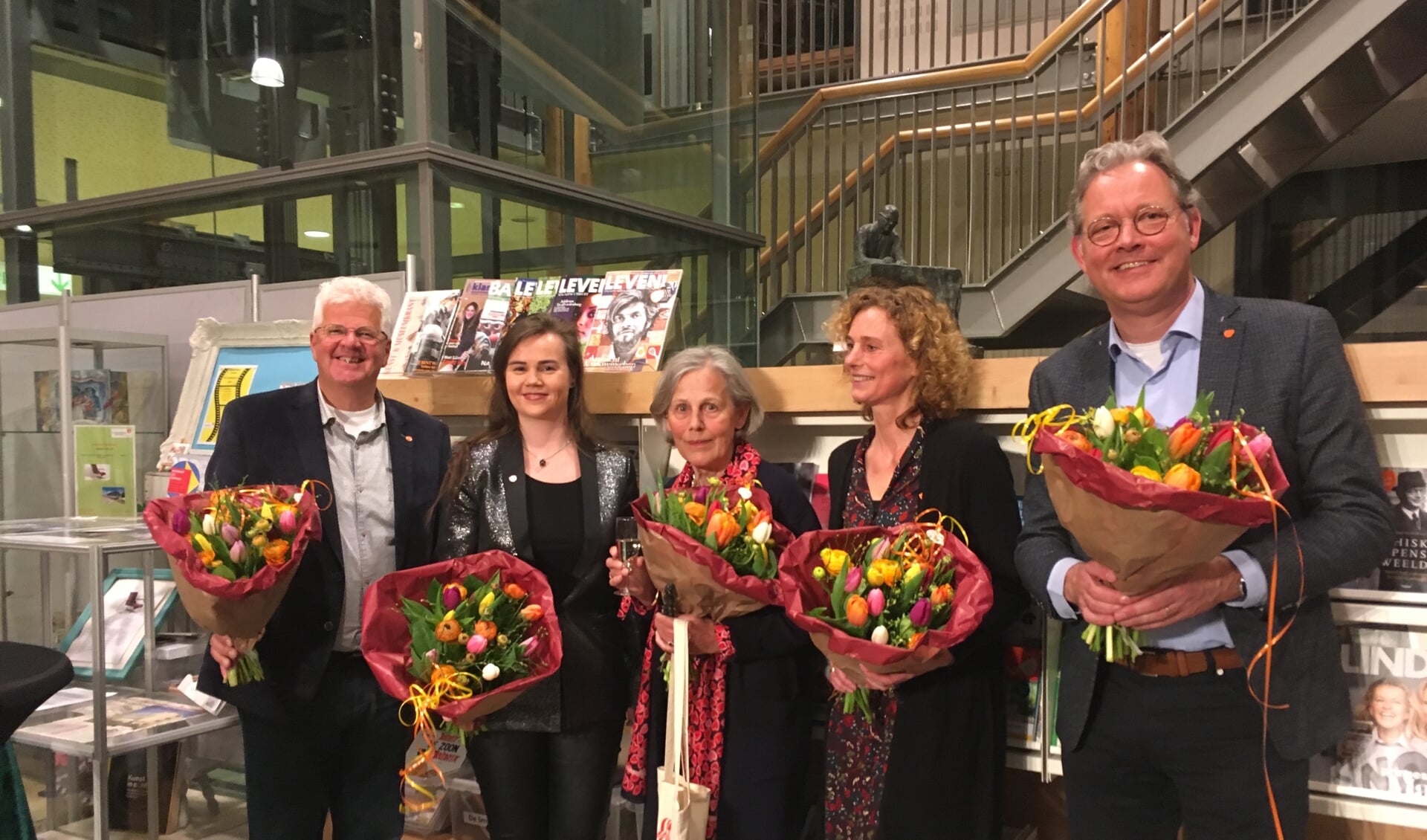 schrijvers van de shortlist 2019l vlnr. Martin Boetselaar, Soraya Vink, Ingrid Hoogendijk, Marian Rijk en Ronald van der Pol