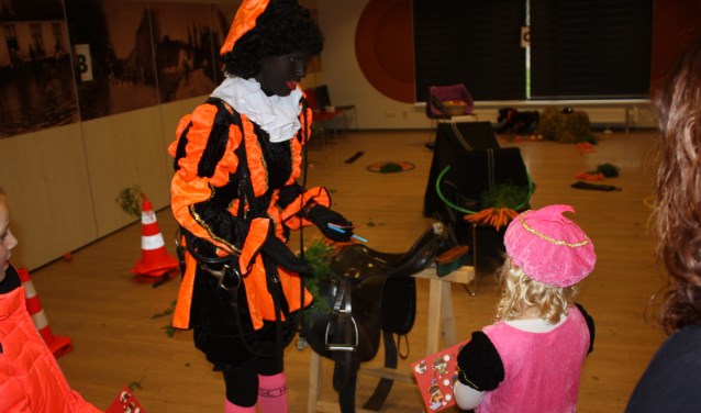 Ruiterpiet deed een leuke estafette met de kinderen