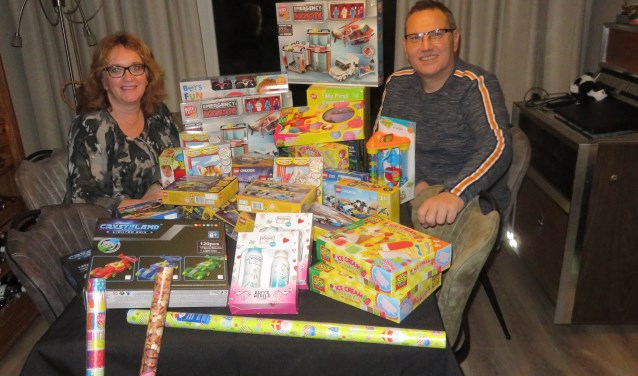 Een deel van de cadeautjes is al klaar, de gevers zijn ook al blij.