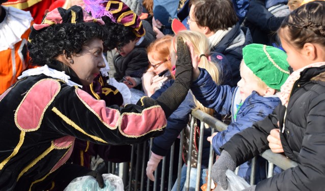 High five van de schoorsteenpiet
