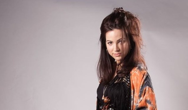 Violiste Jessie May Smart is één van de nieuwste aanwinsten van de band.