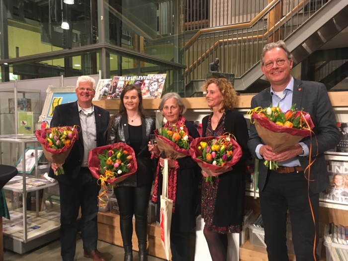 shortlistschrijvers 2019 vlnr. Martin Boetselaar, Soraya Vink, Ingrid Hoogendijk, Marian Rijk en Ronald van der Pol