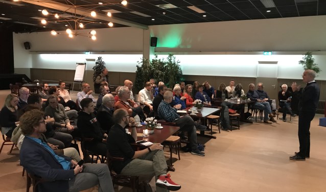 Deelnemers aan de startbijeenkomst van het Leusdense beweeg- en sportakkoord.