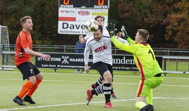 SVMM spits Polle Westbroek (midden) had een belangrijk aandeel in de overwinning van zijn team