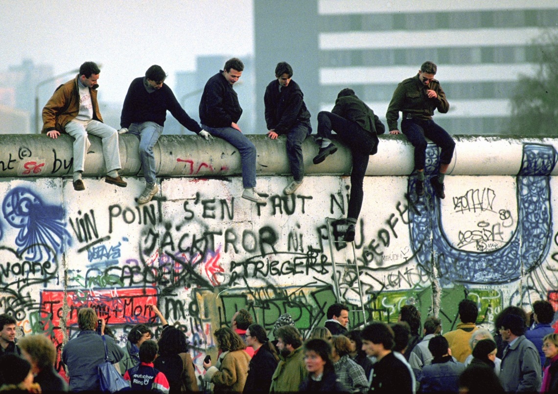 barneveldse maakte val van berlijnse muur mee de ddr was echt op barneveldse krant nieuws uit de regio barneveld