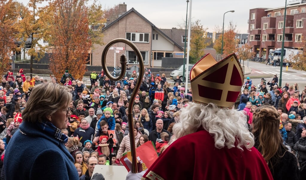 Sinterklaas is vorige week zaterdag warm onthaald in Woudenberg. Op woensdagmiddag 4 december verzorgt het Cultuurhuis een Alles Kidz Sinterklaasfeestje.
