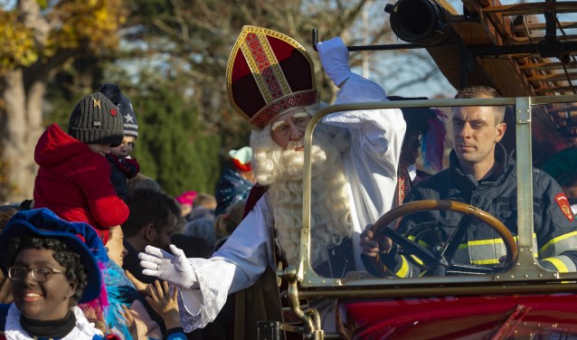 Sint heeft zijn paard ingeruild voor een moderner exemplaar.