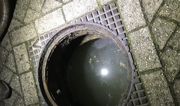 <p>Rioolwater tot aan straathoogte</p>
