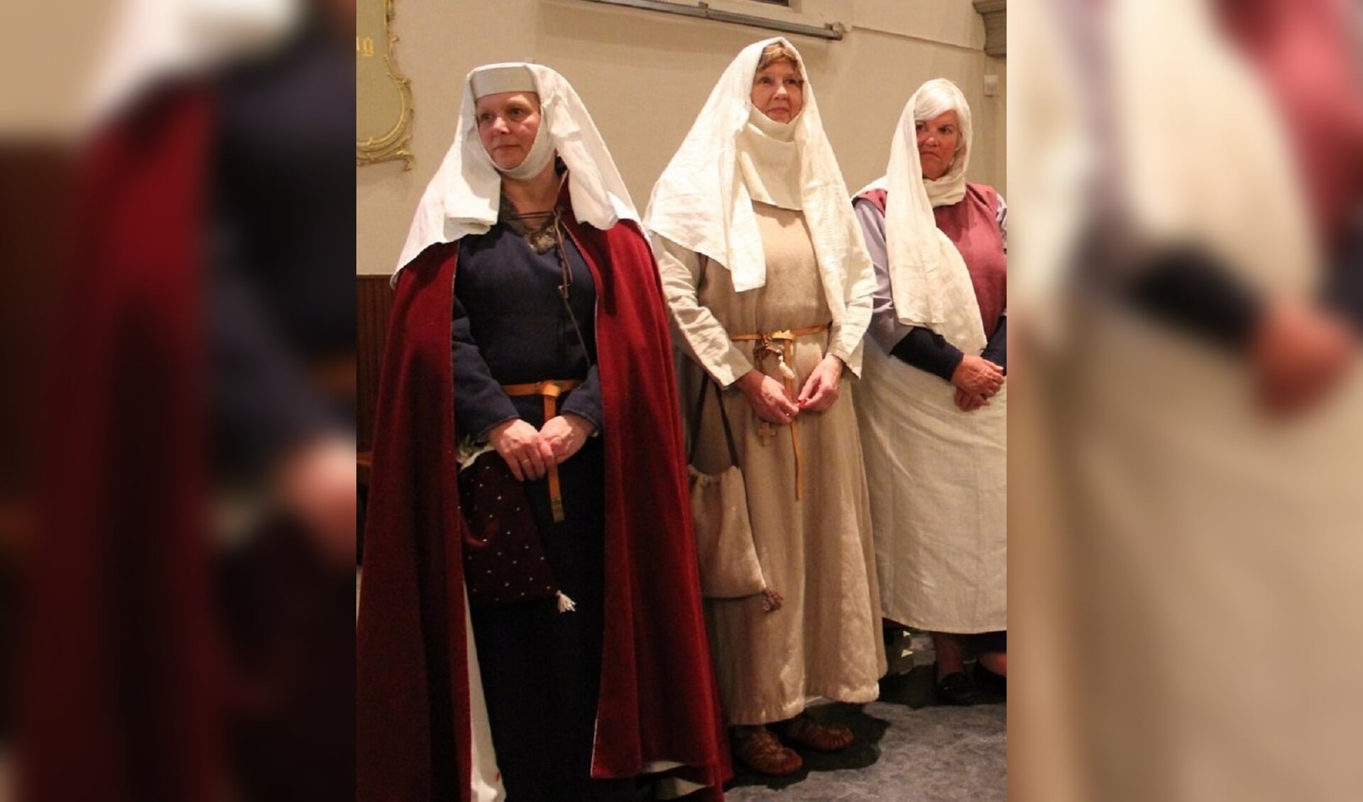 Sliedrechtse vrouwen in Middeleeuwse kleding