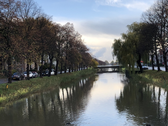 Weerspiegelingen in de Hoofdvaart