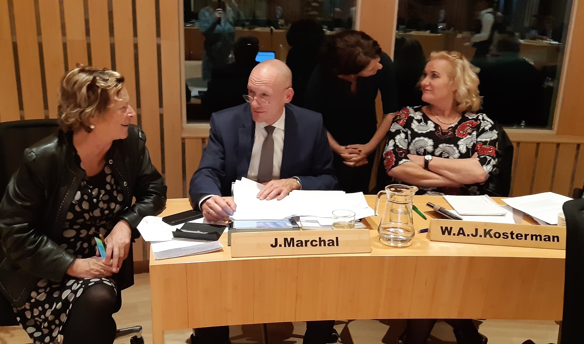 Links burgemeester Albertine van Vliet tijdens een schorsing van de begrotingsraad (12 nov 2019)