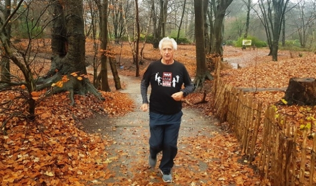 Bert Bom aan het trainen op de Wageningse berg. (foto: Kees Stap)