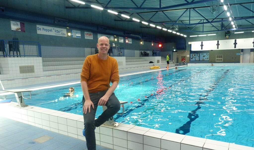 Zwembadmanager Tim van de Kolk in De Peppel in Ede.
