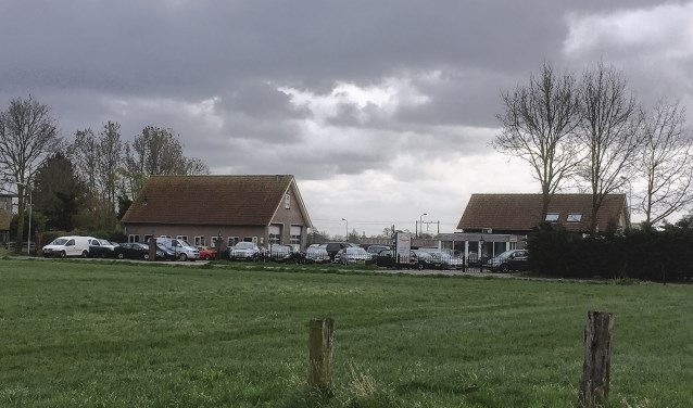 Verplaatsing van Kraay naar bedrijventerrein De Flier is nog altijd onderdeel van het plan Spaanse Leger en lijkt ruimtelijk en functioneel haalbaar. Op de foto Autobedrijf Heining.