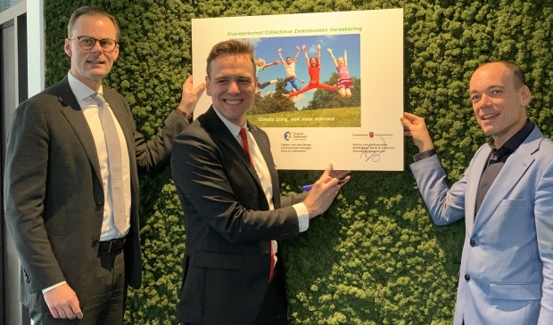 De wethouders Robert van Rijn (Aalsmeer) en Marijn van Ballegooijen (Amstelveen) met Casper van den Bergh (Zorg en Zekerheid).