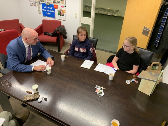 Wethouder Marchal, Evi en Robin
