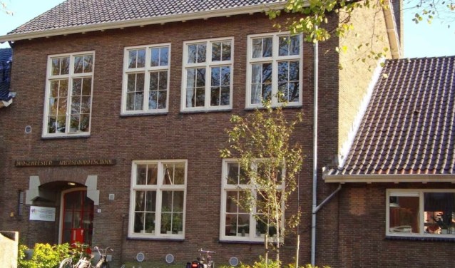Een zelfstandige Burgemeester Amersfoordtschool zou een gepasseerd station zijn.