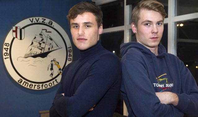 Felix Stoffels (16) en Youri Hartogsveld (19) zijn basisspelers in het eerste van derdeklasser VVZA.