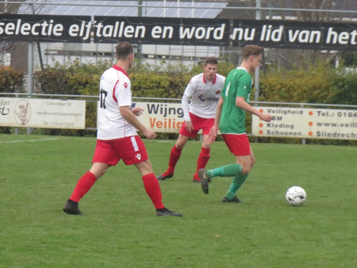 Danny van den Bout en Robin de Kok in duel met De Alblas