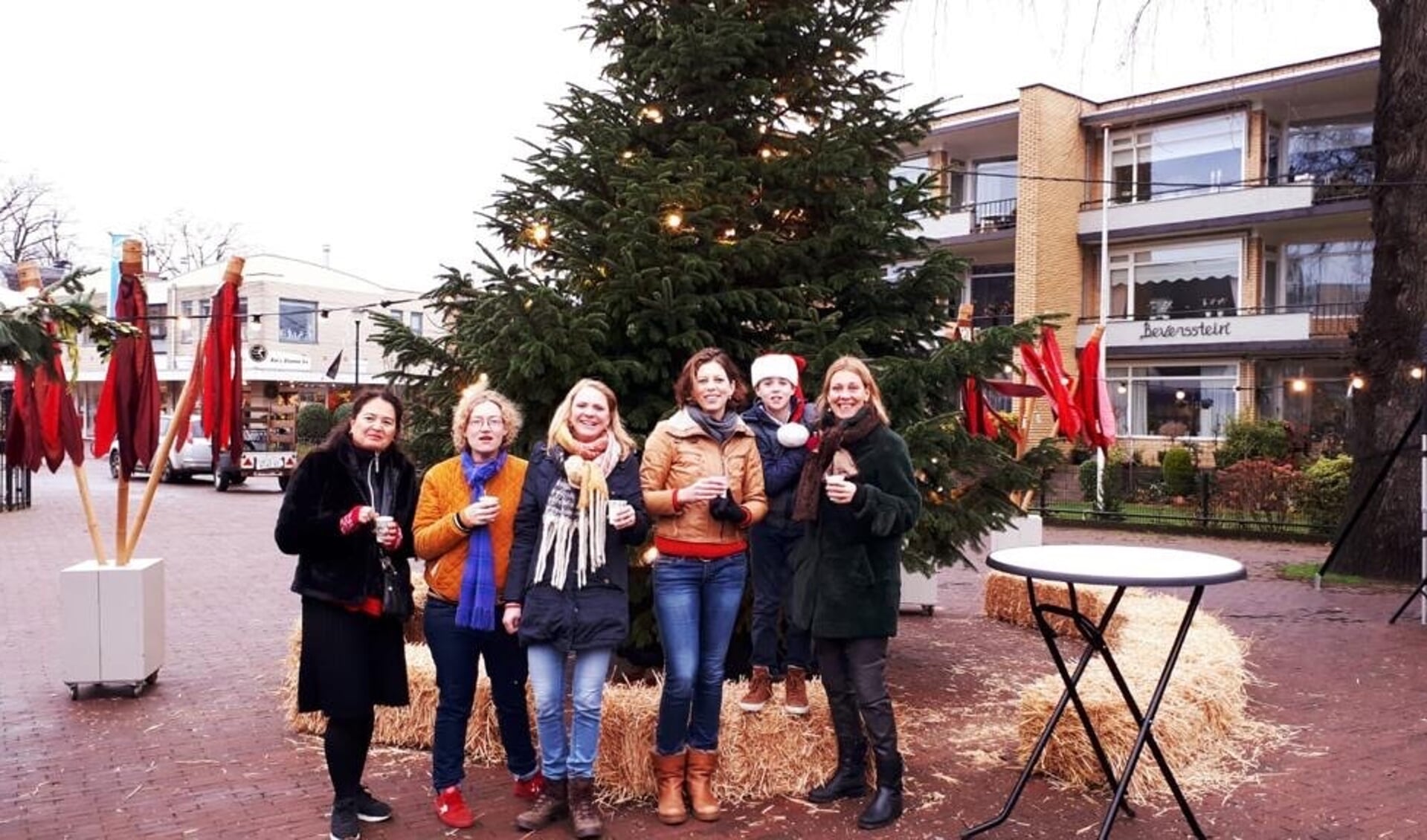 De initiatiefnemers van het Kerstdorp: zaterdag 21 december in winkelgebied Soestdijk.