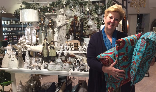 Karin van Hulsen in haar winkel Emily's Choice