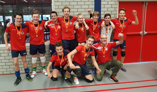 Fabe van den Brink, Mees Broeshart, Jeroen Stalenhoef (trainer/coach), Hugo Reijers, Mike Smidt, Niels Osterhaus, Kjell Weismann, Marnix Lenstra, Karst Nordmans, Olaf Schutrops en Addy Vonk (ass. trainer/coach)