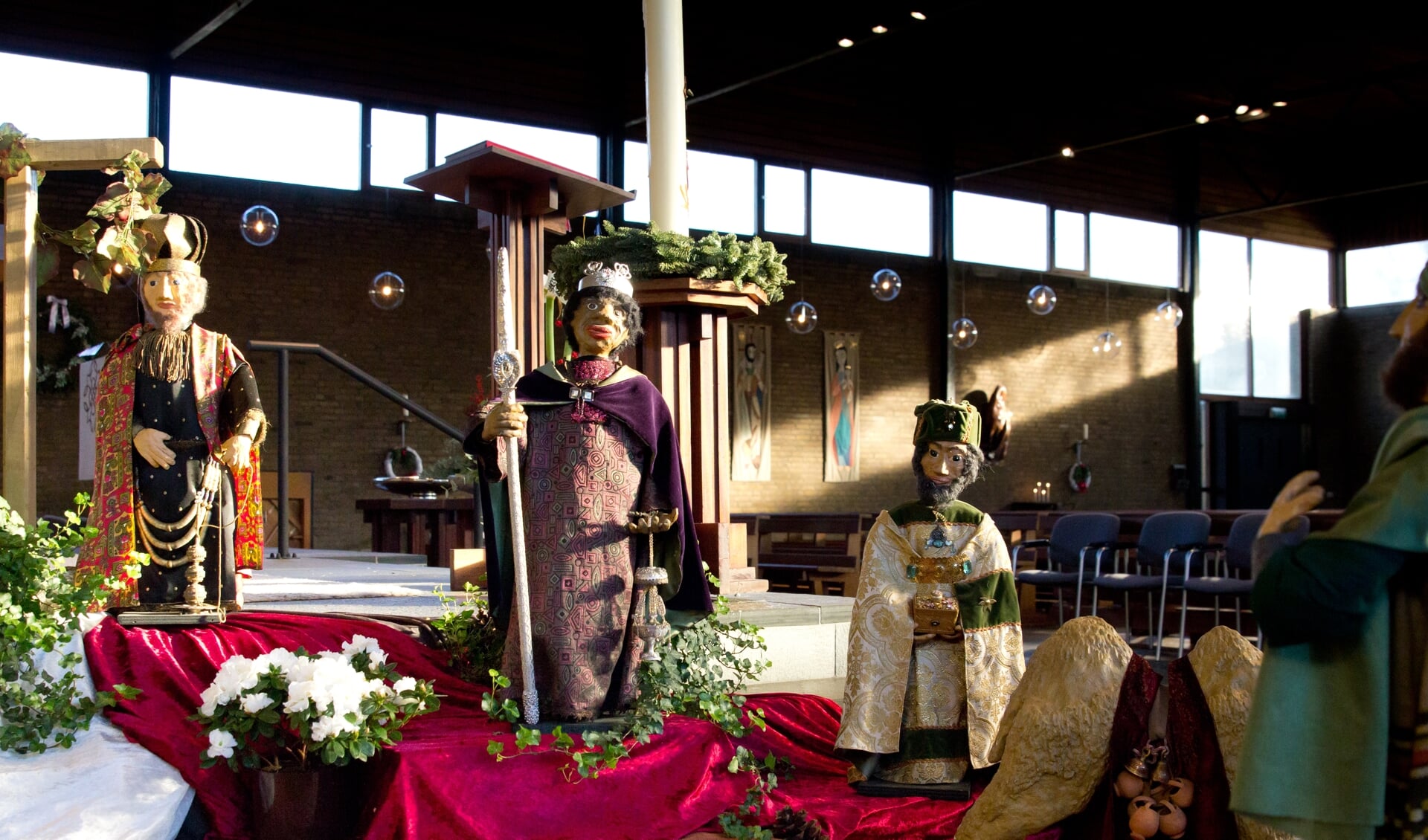 de Driekoningen in de Kerststal Nicolaaskerk, Odijk van kunstenares Thea Lammers