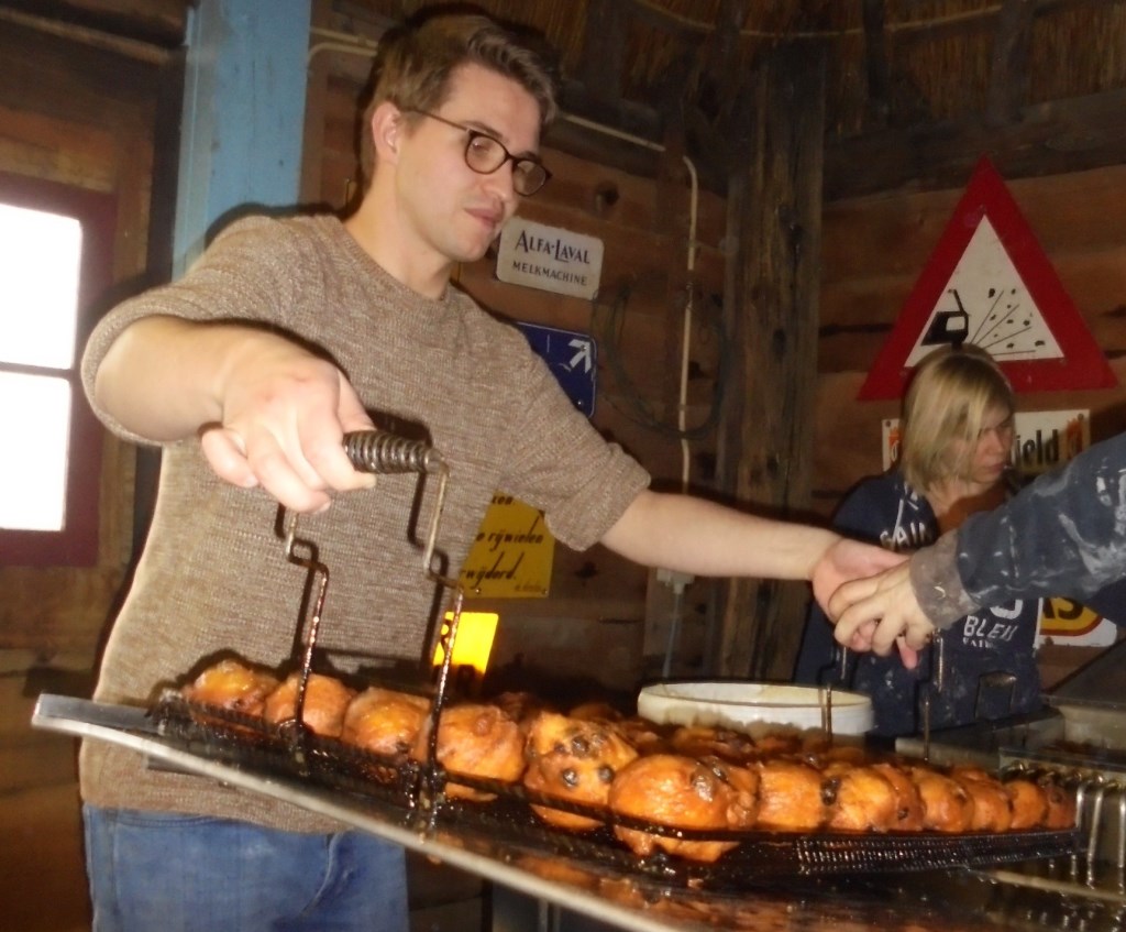 Prachtig goudbruine oliebollen