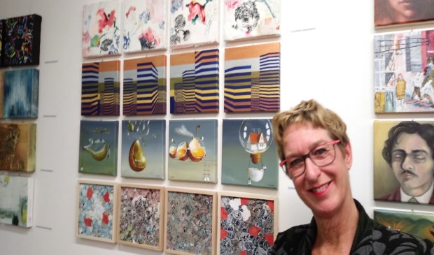 Susanne Silbeek bij haar werk (tweede rij van onderen) in Bologna