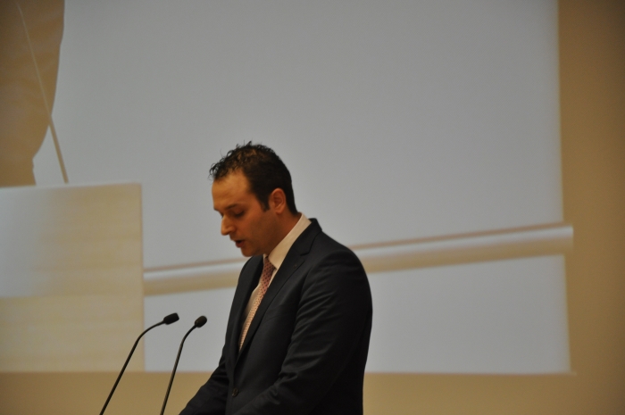 SGP-er Bertrick van den Dikkenberg achter het spreekgestoelte in de Statenzaal