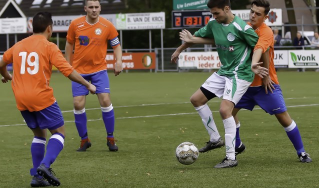 Geoffrey van de Kamp tweede van links op de foto.