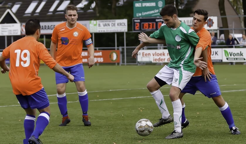 Geoffrey van de Kamp tweede van links op de foto.