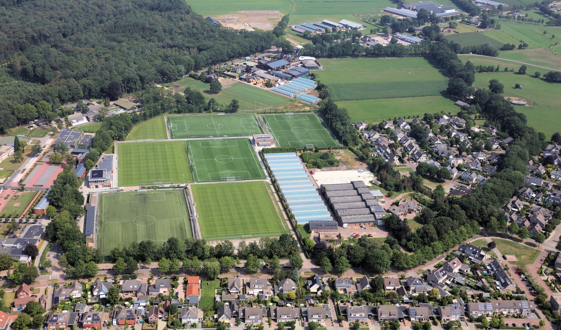 Sportpark Norschoten, met rechts boven woonwijk Norschoten de uitbreidingslocatie.