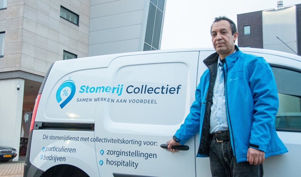 Moustafa Hanifi rijdt vanaf deze maand door Amersfoort voor Stomerij Collectief. 